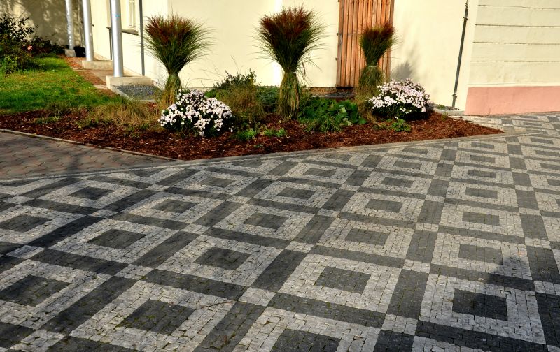 Concrete Driveway with Borders